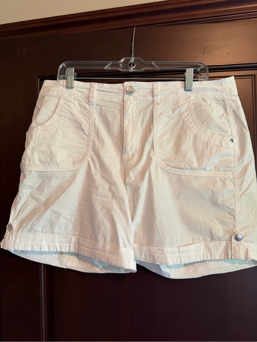 Gloria Vanderbilt White Cotton Bermuda Shorts